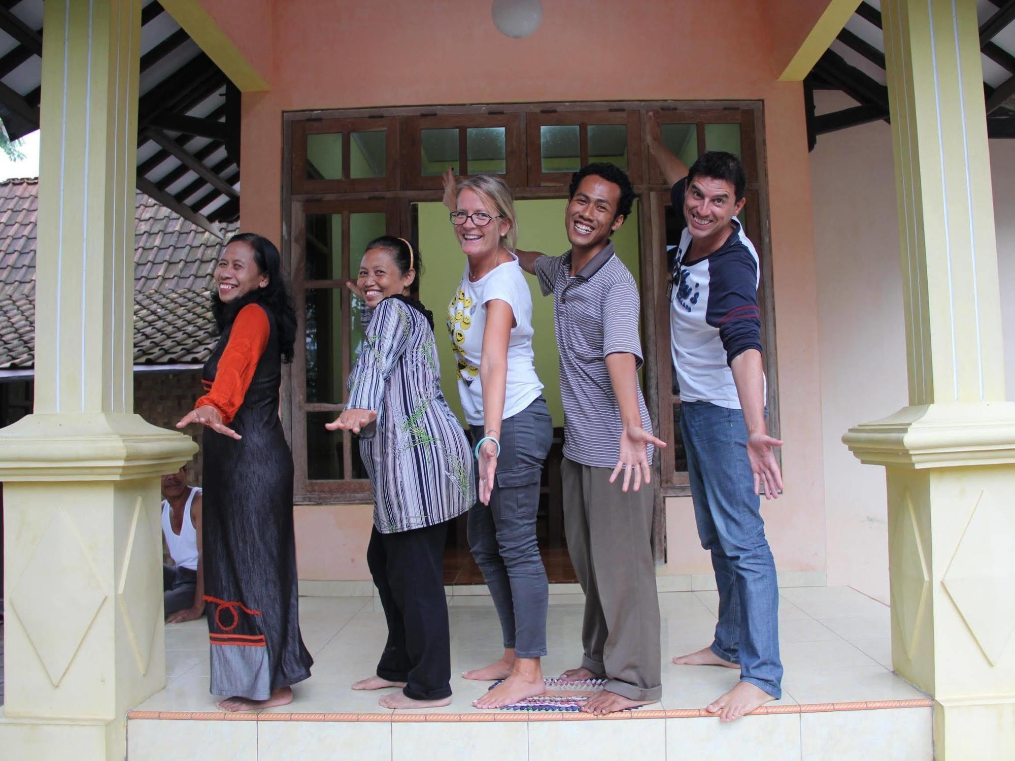 Spot On 1931 Kampung Osing Inn Banyuwangi  Luaran gambar